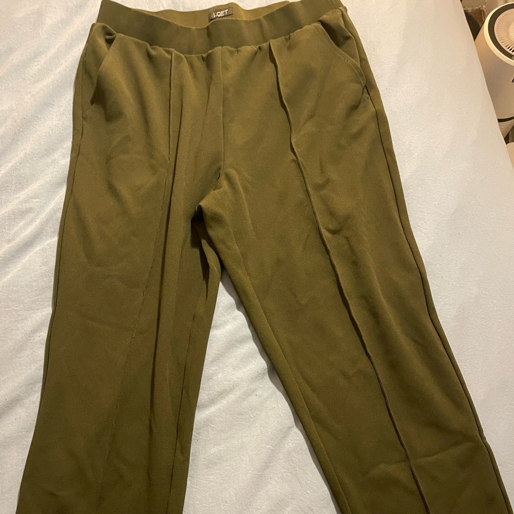 Cropped olive green Loft pants with elastic waistband